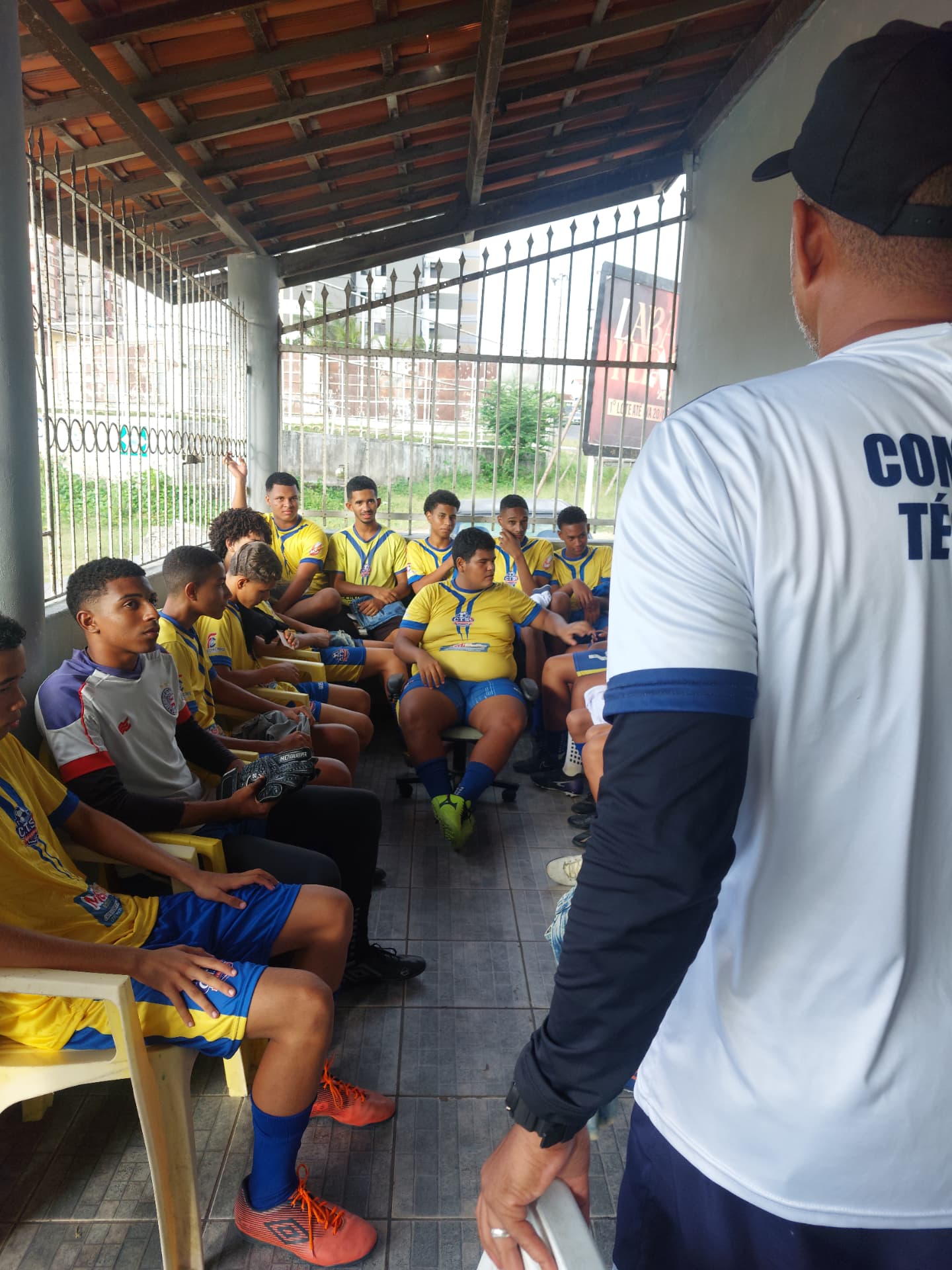 Conversa com atletas do CTS9 antes do jogo